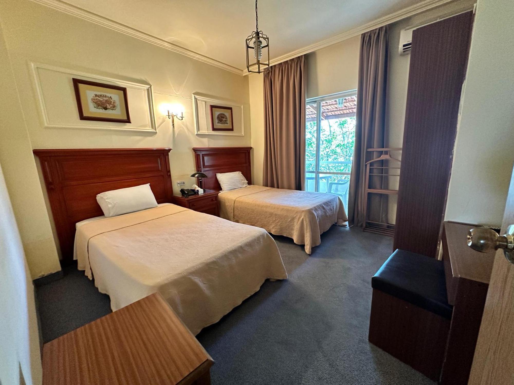 Hotel Le Crillon Burummana Zewnętrze zdjęcie