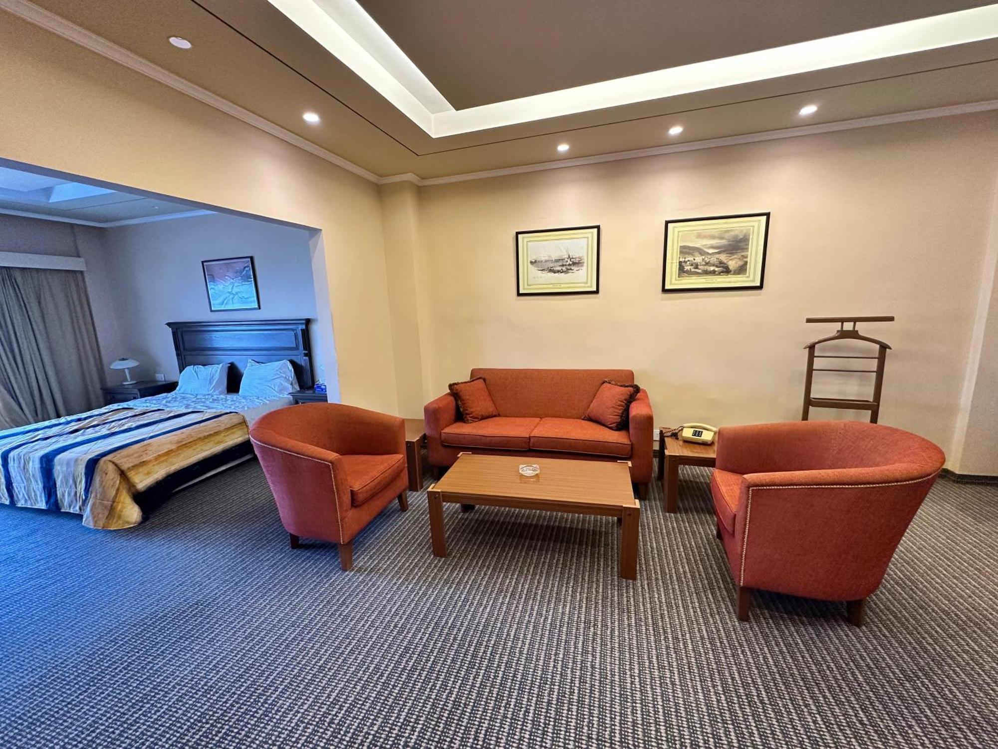 Hotel Le Crillon Burummana Zewnętrze zdjęcie