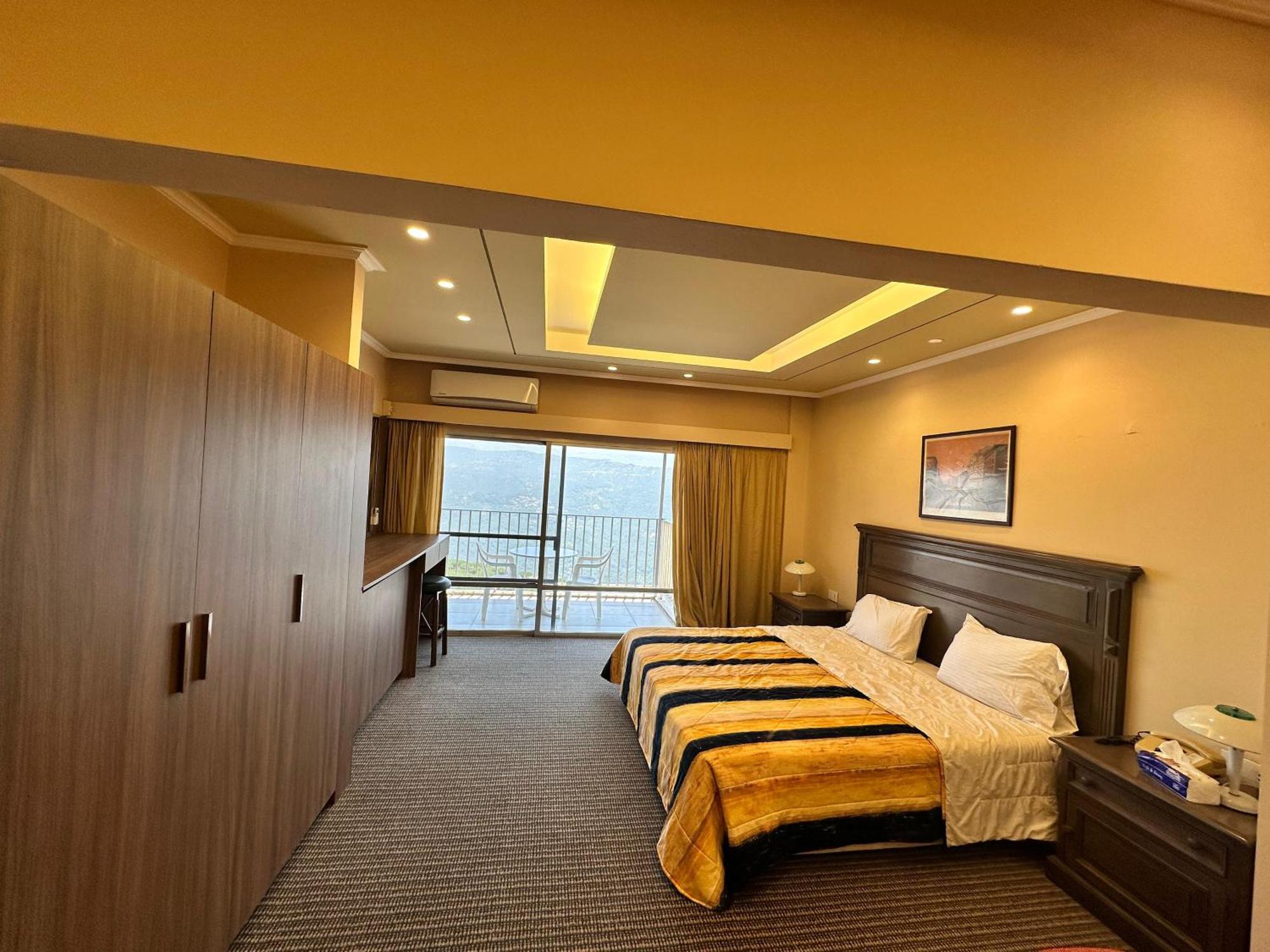 Hotel Le Crillon Burummana Zewnętrze zdjęcie